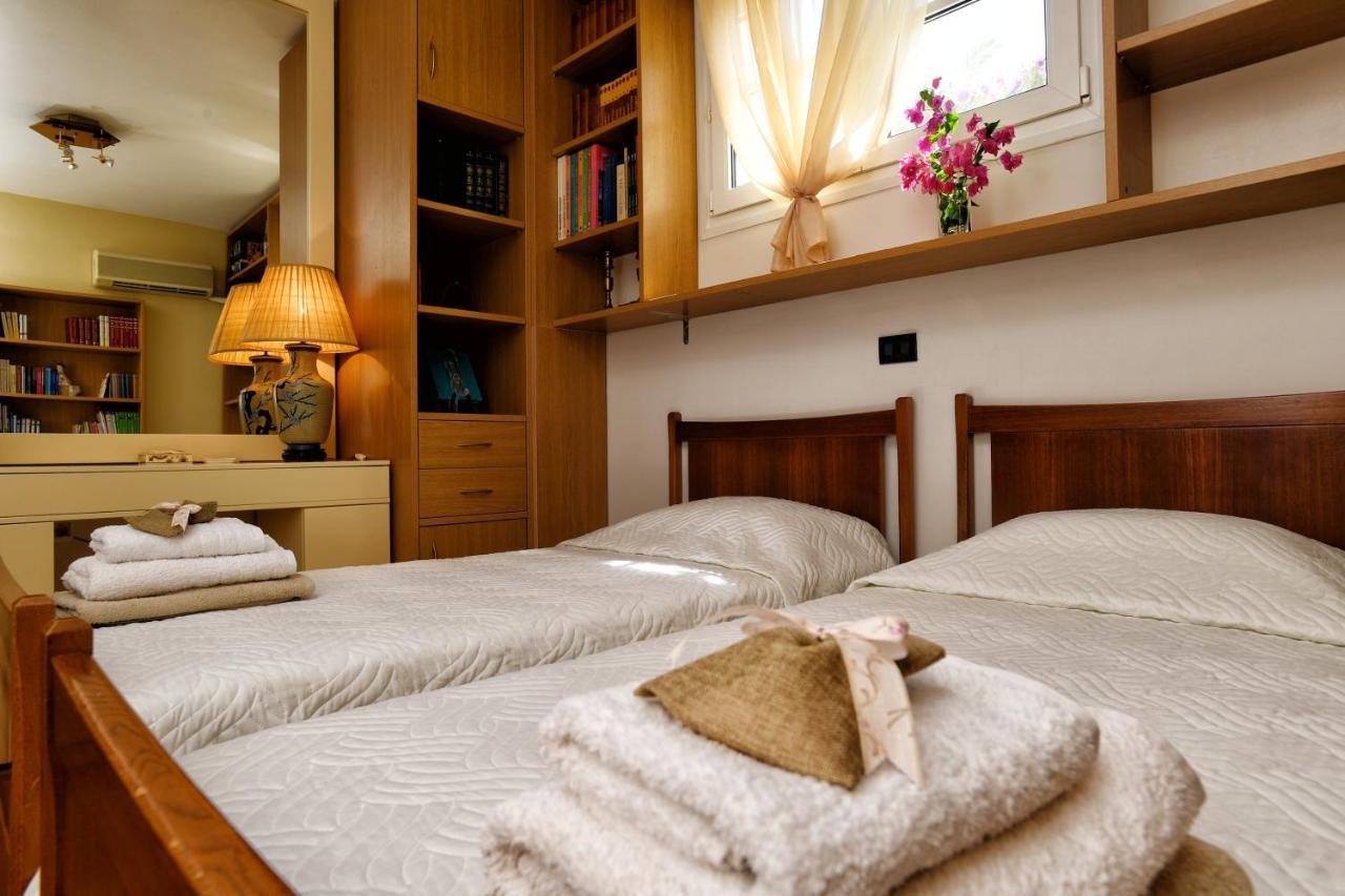 Posidhonía Luxurious Villa By The Sea מראה חיצוני תמונה