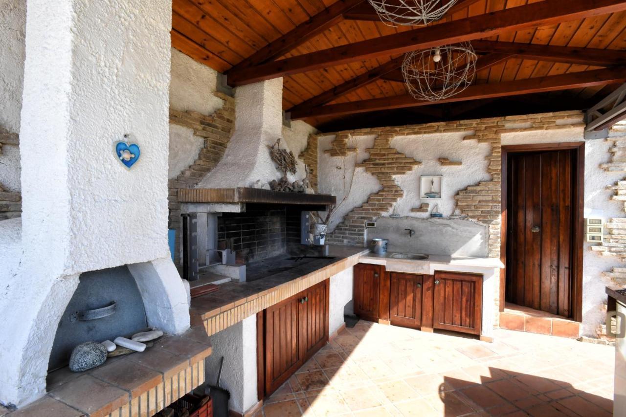 Posidhonía Luxurious Villa By The Sea מראה חיצוני תמונה
